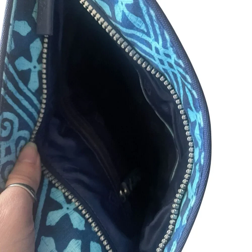 Vera Bradley Y2k Blue Geometric Seatbelt Shoulder Travel Bag Purse‎